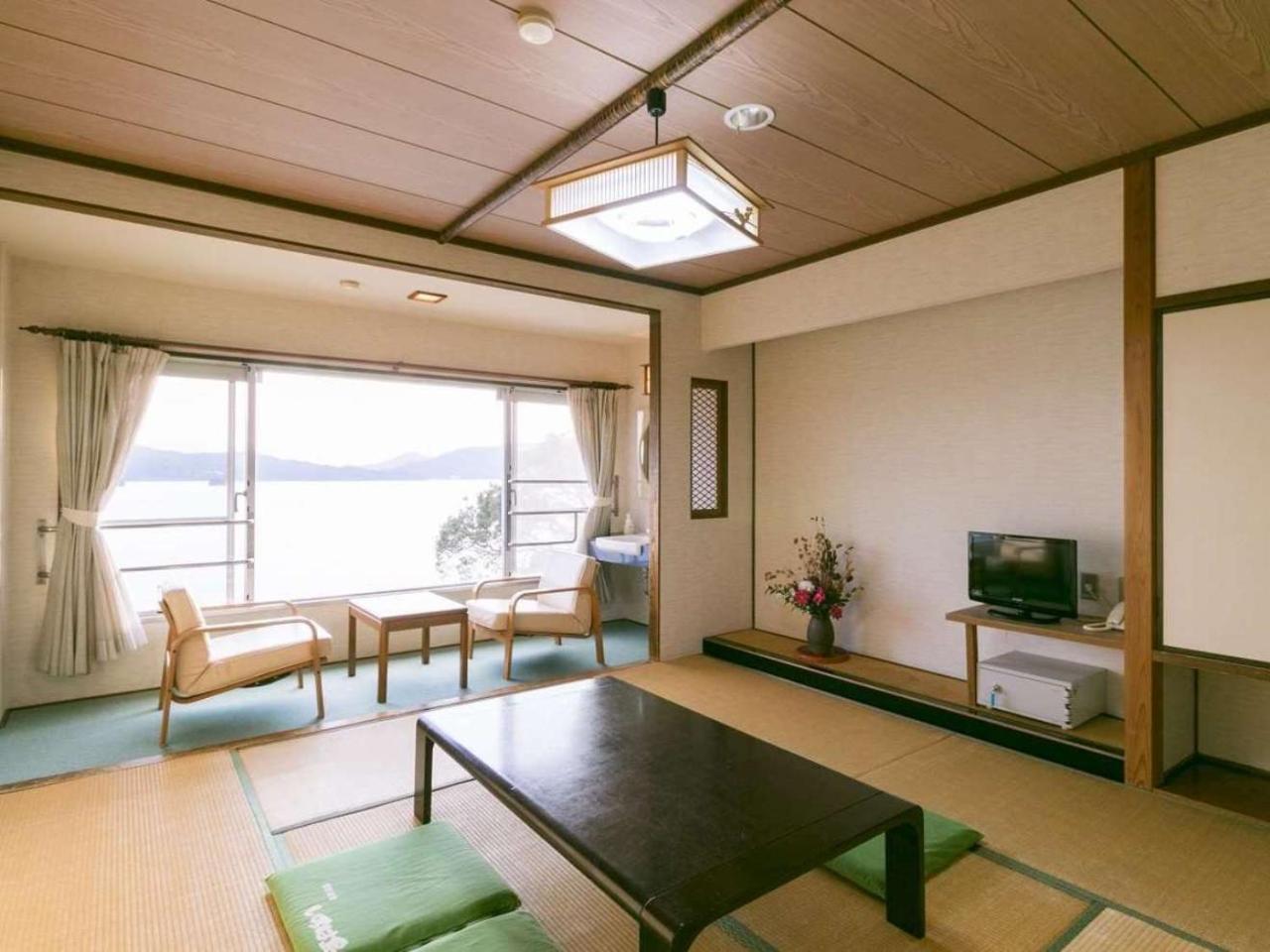 Kokuminshukusha Irohajima Hotel Карацу Екстериор снимка