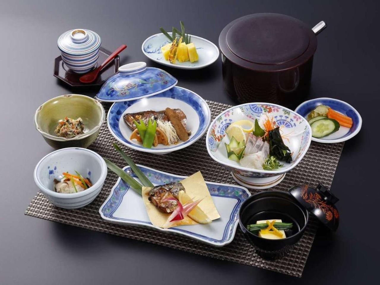 Kokuminshukusha Irohajima Hotel Карацу Екстериор снимка